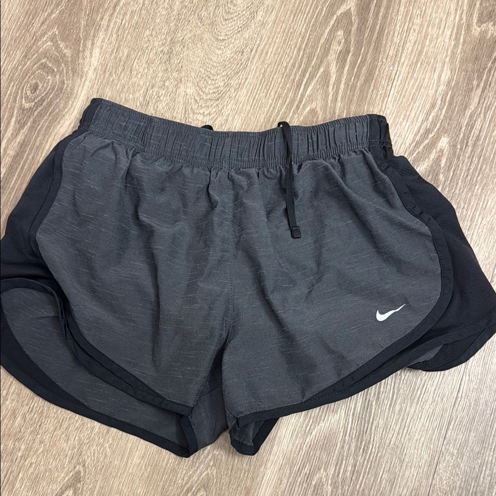 Nike Gray Athletic Shorts Lightweight Moisture-Wicking
